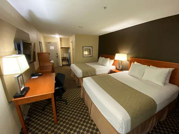  - Best Western Strathmore Inn