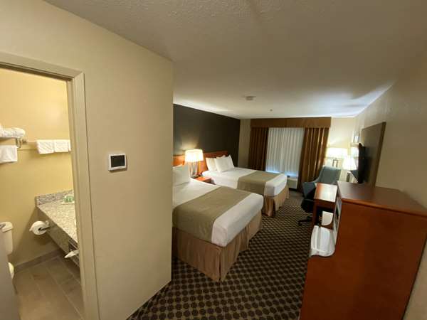  - Best Western Strathmore Inn