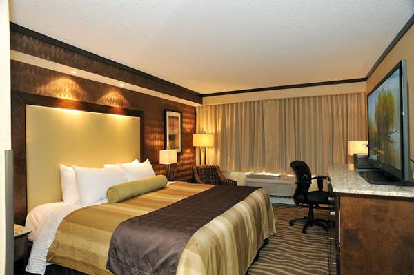  - Best Western Premier Denham Inn & Suites Leduc