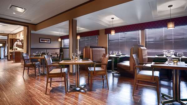 Restaurant - Best Western Premier Denham Inn & Suites Leduc