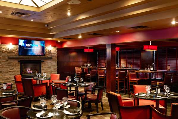 Bar - Best Western Premier Denham Inn & Suites Leduc