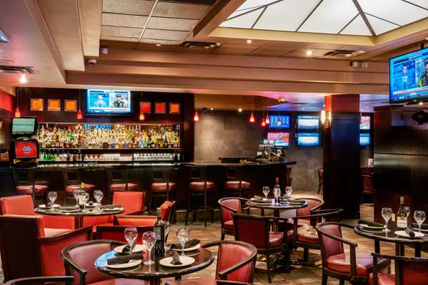 Bar - Best Western Premier Denham Inn & Suites Leduc