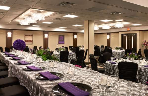  - Best Western Premier Denham Inn & Suites Leduc