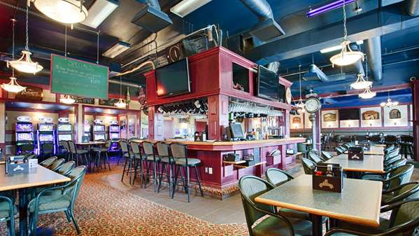 Bar - Best Western High Road Inn Edson