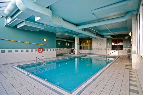 Pool - Best Western Plus Calgary Centre Inn