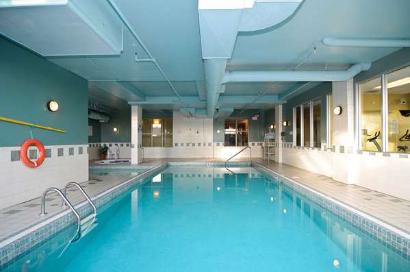 Pool - Best Western Plus Calgary Centre Inn