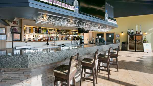 Bar - Best Western Plus Mirage Hotel & Resort High Level