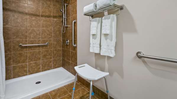  - Best Western Plus Chateau Inn Sylvan Lake
