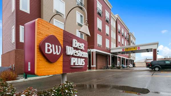 Exterior view - Best Western Plus Chateau Inn Sylvan Lake
