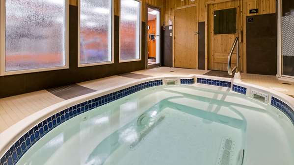 Pool - Best Western Plus Peace River Hotel