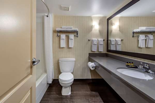  - Best Western Plus Meridian Hotel Lloydminster