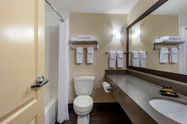  - Best Western Plus Meridian Hotel Lloydminster