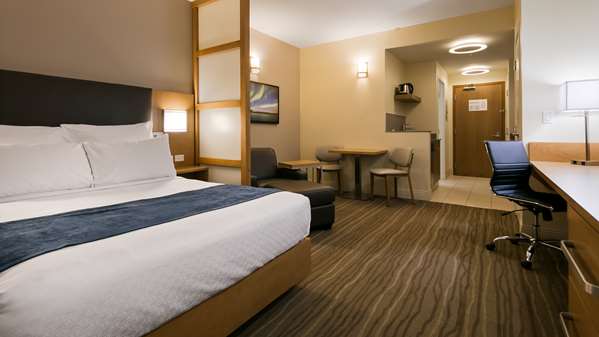  - Best Western Plus Sawridge Inn & Suites Fort McMurray