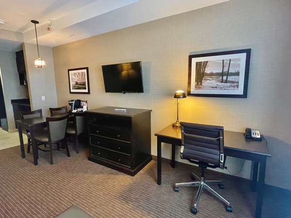  - Best Western Plus Okotoks Inn