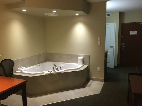 Suite - Best Western Plus Service Inn Lethbridge
