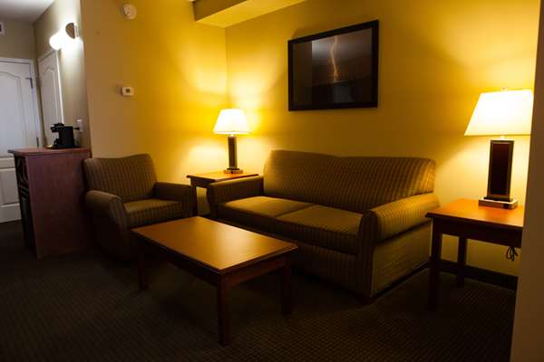 Suite - Best Western Plus Service Inn Lethbridge