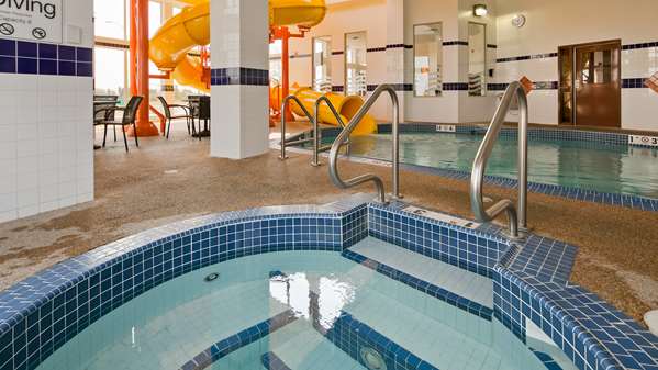 Pool - Best Western Plus Service Inn Lethbridge