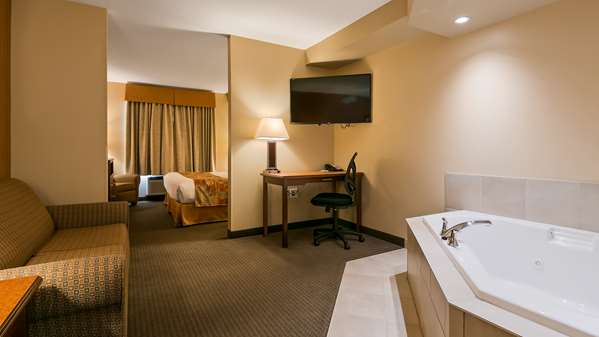  - Best Western Plus Service Inn Lethbridge