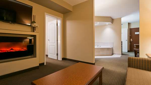 - Best Western Plus Service Inn Lethbridge
