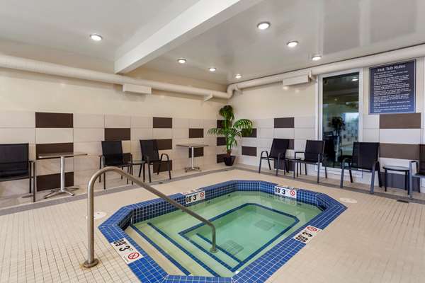 Pool - Best Western Plus Fort Saskatchewan Inn & Suites