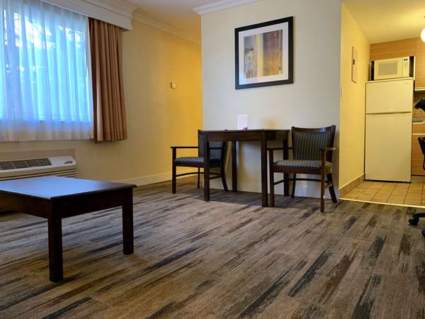 Suite - Best Western Plus Burnaby Hotel