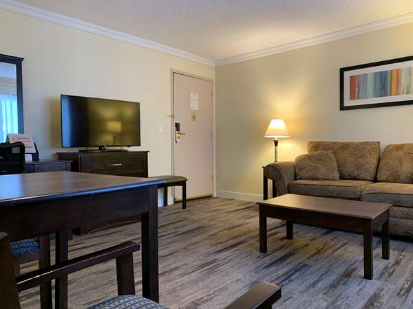 Suite - Best Western Plus Burnaby Hotel