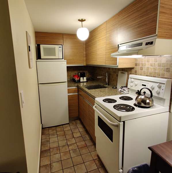 Suite - Best Western Plus Burnaby Hotel