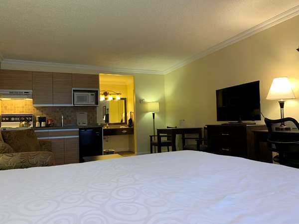  - Best Western Plus Burnaby Hotel