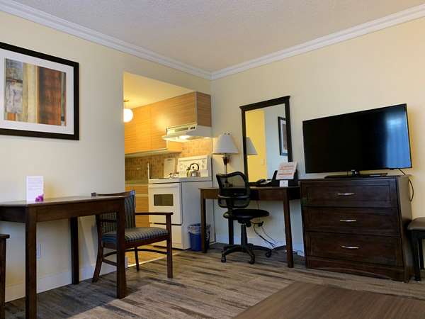 Suite - Best Western Plus Burnaby Hotel