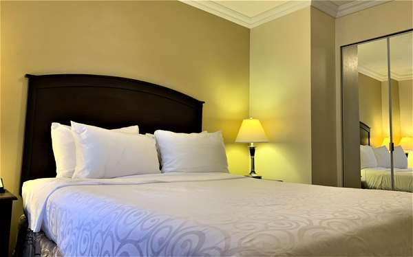 Suite - Best Western Plus Burnaby Hotel