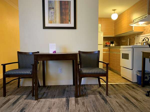 Suite - Best Western Plus Burnaby Hotel