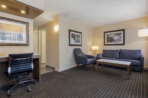  - Best Western Premier Chateau Granville Hotel & Suites Centre Vancouver