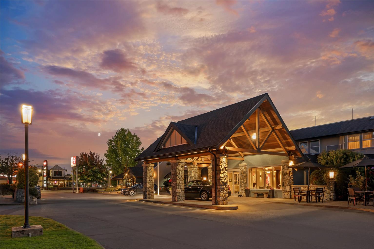 Best Western Plus Emerald Isle Hotel