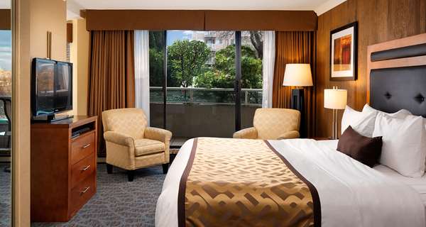  - Best Western Plus Inner Harbour Hotel Victoria