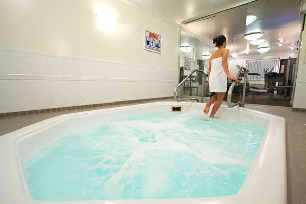 Pool - Best Western Plus Columbia River Hotel Trail