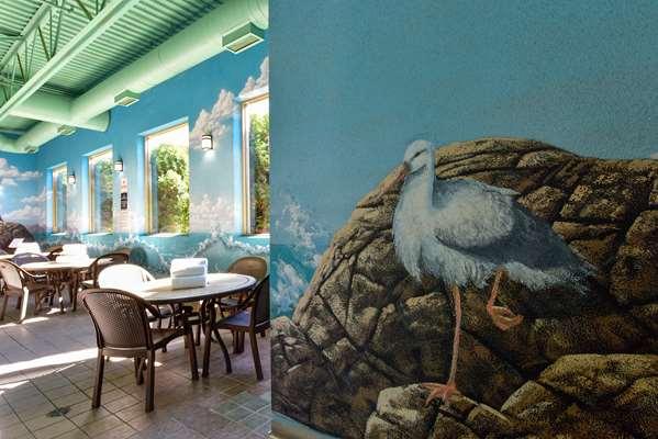 Pool - Best Western Plus Sunrise Inn Osoyoos