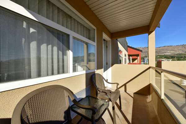  - Best Western Plus Sunrise Inn Osoyoos