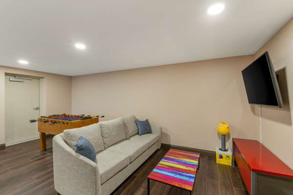  - Best Western Plus Mission City Lodge