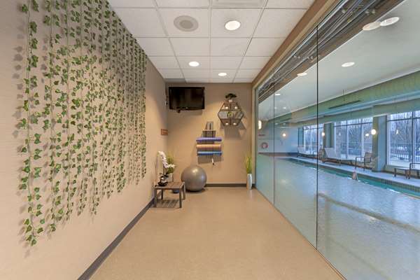 Pool - Best Western Plus Mission City Lodge