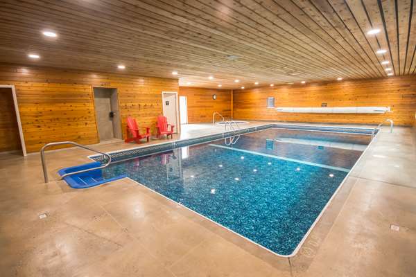 Pool - Best Western Sicamous Inn