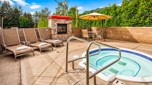 Pool - Best Western Sicamous Inn