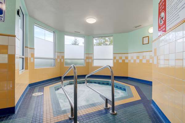 Pool - Best Western Plus Chemainus Inn