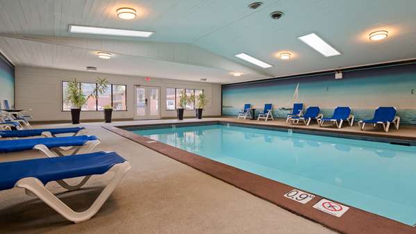 Pool - SureStay Plus Hotel by Best Western Salmon Arm