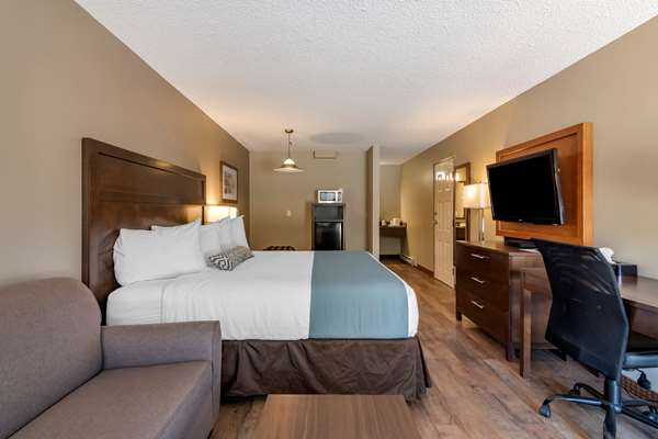  - SureStay Plus Hotel by Best Western Salmon Arm