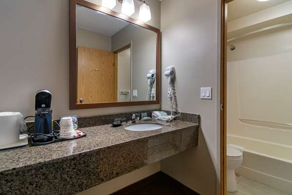  - SureStay Plus Hotel by Best Western Salmon Arm
