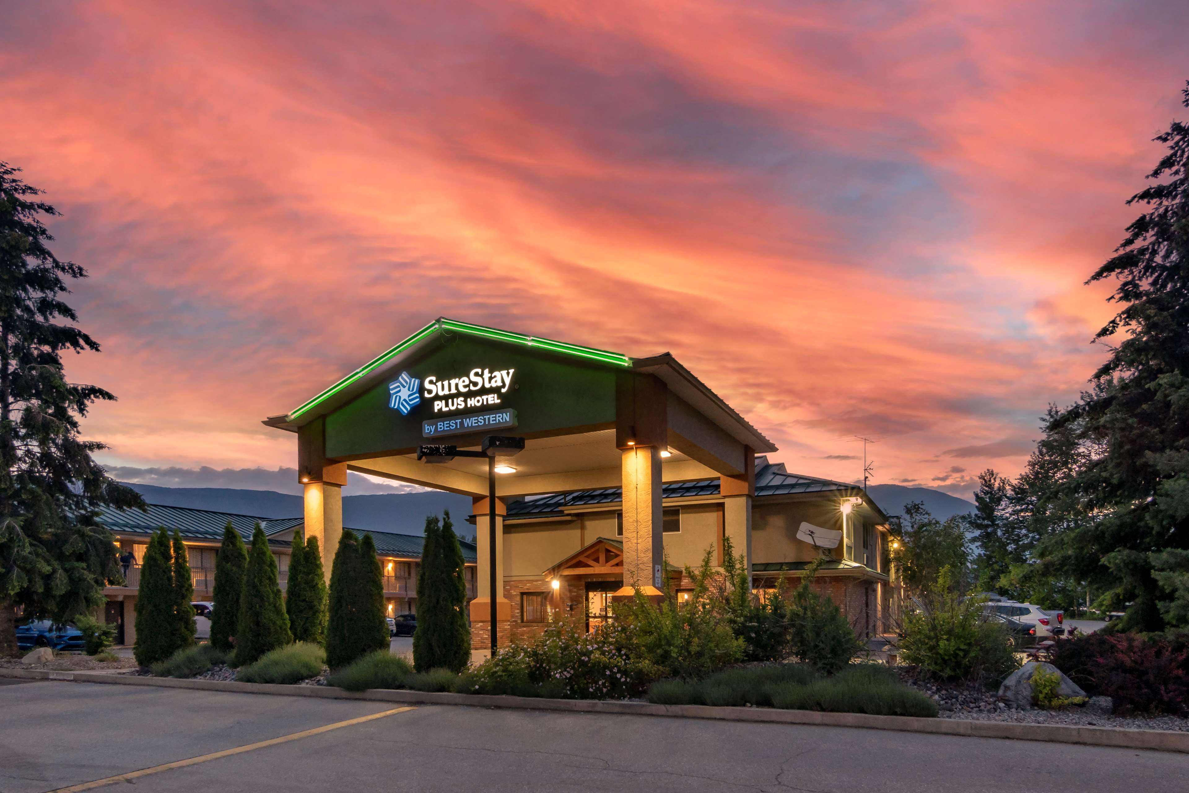 SureStay Plus by Best Western Salmon Arm