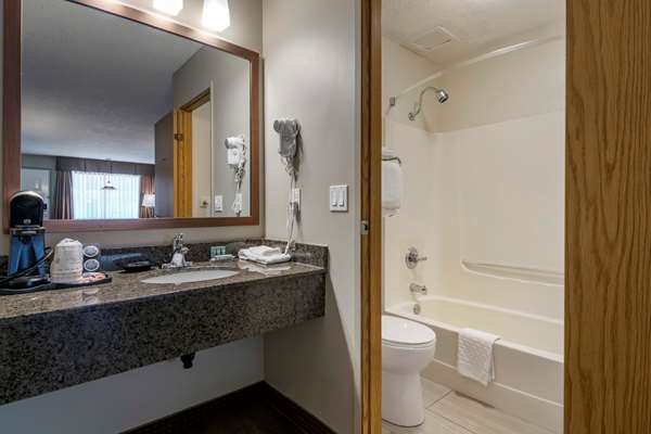  - SureStay Plus Hotel by Best Western Salmon Arm