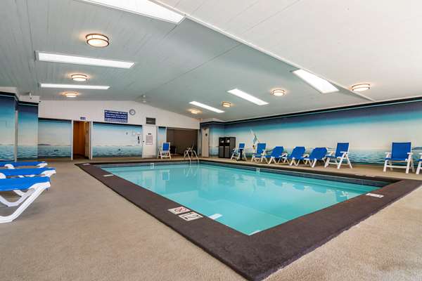 Pool - SureStay Plus Hotel by Best Western Salmon Arm