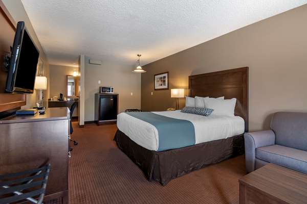  - SureStay Plus Hotel by Best Western Salmon Arm