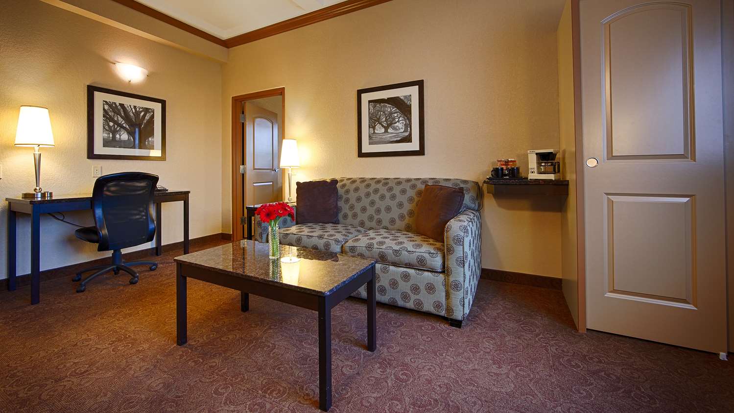 Best Western Plus Kamloops Hotel, BC See Discounts